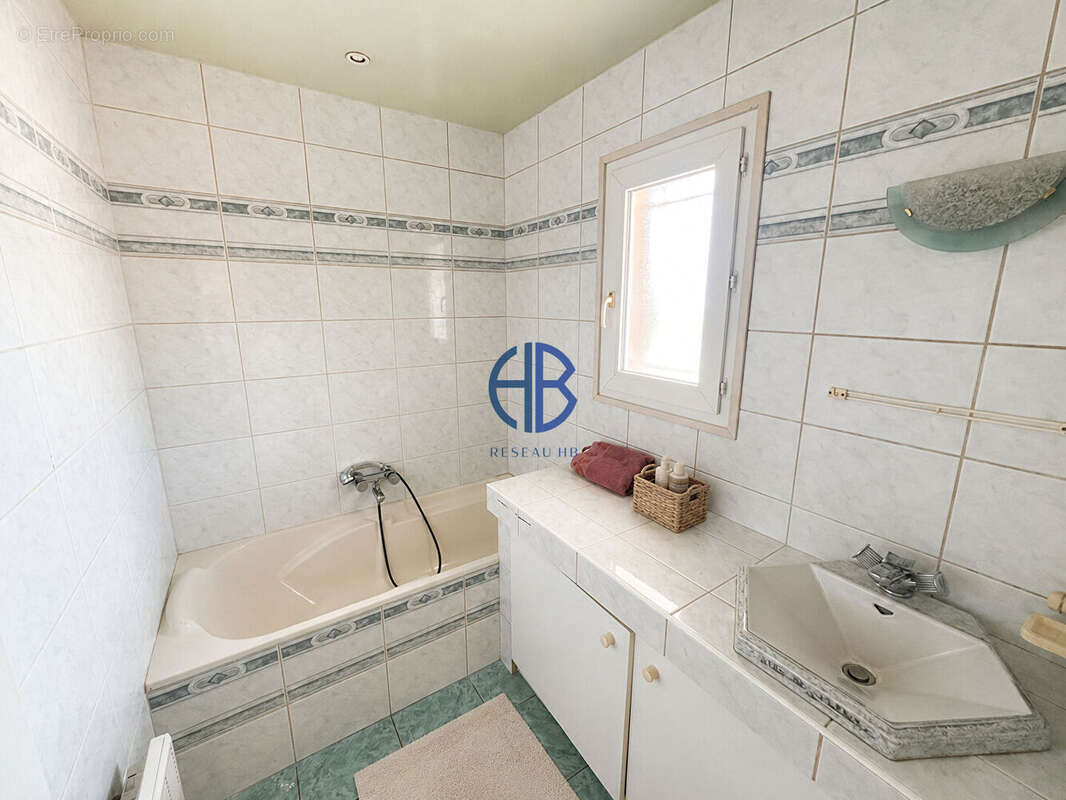 Maison Bourgoin Jallieu 5 pièce(s) 120 m² - photo 18