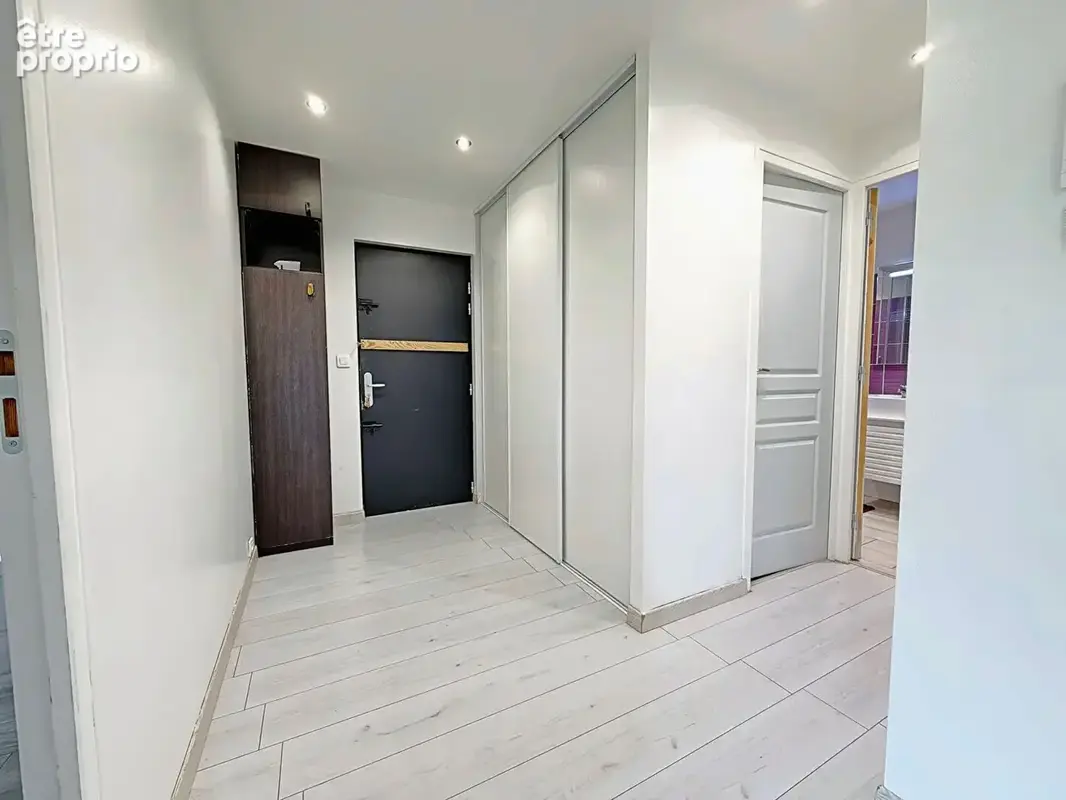 Appartement 5 pièces à vendre à Reims - Secteur Europe, vue sur parc - photo 6