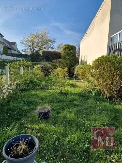 Appartement à BREUILLET