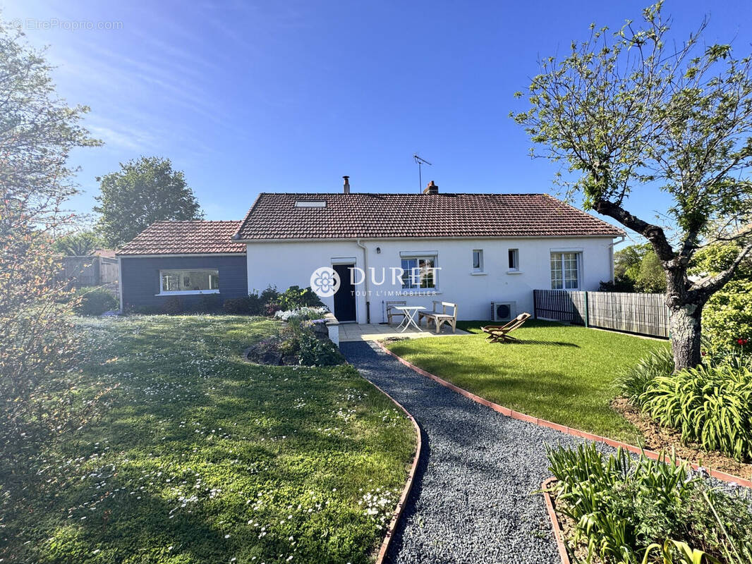 Maison à MONTAIGU