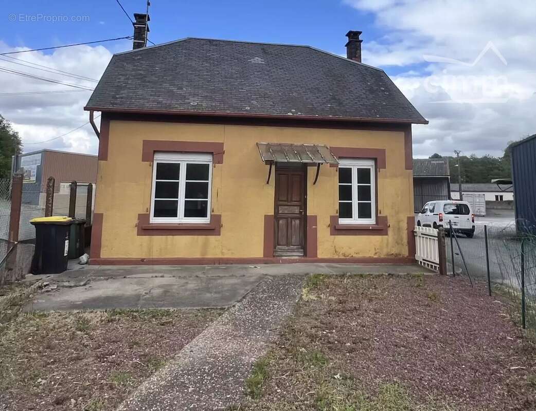 Maison à VILLEDIEU-LES-POELES