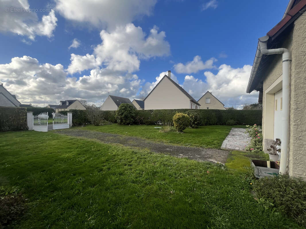 Maison à PORT-EN-BESSIN-HUPPAIN