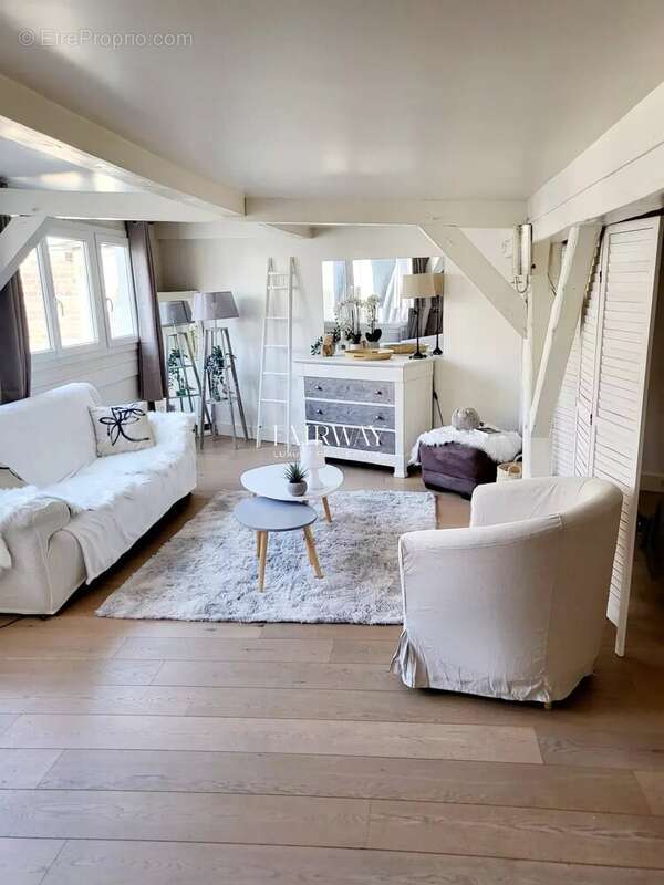 Appartement à PARIS-16E