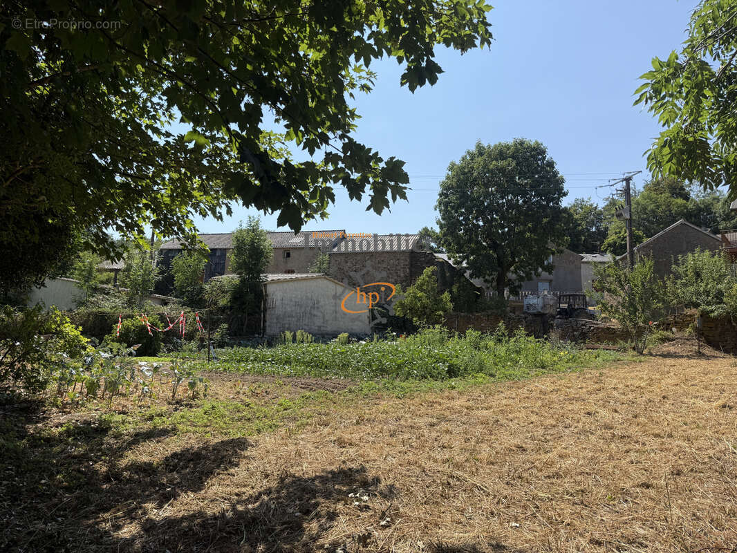 Vente Maison avec dépendances et terrains Montaigut - photo 15