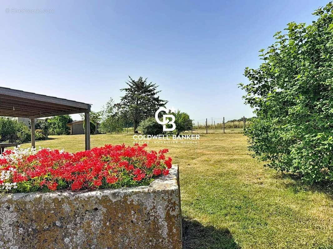Maison familiale avec piscine – Chermignac - photo 9