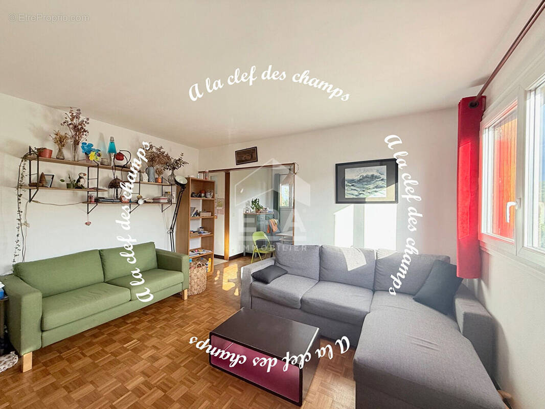 Appartement à BURES-SUR-YVETTE