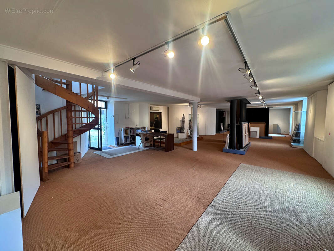 Commerce à DIEULEFIT