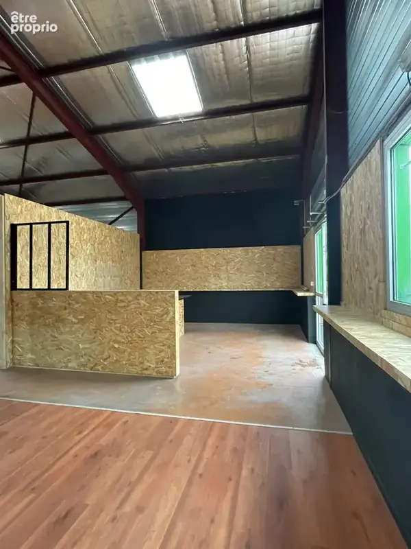 Entrepôt 320m2 avec quai de déchargement - photo 5