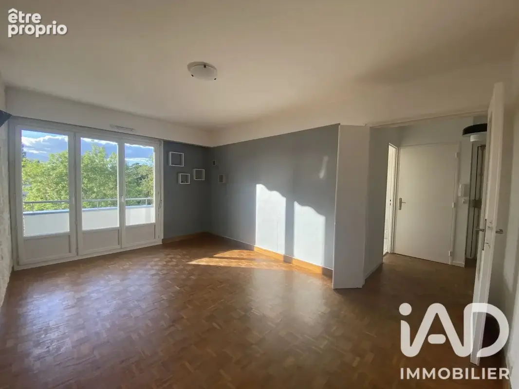 Photo 1 - Appartement à SAINT-FARGEAU-PONTHIERRY