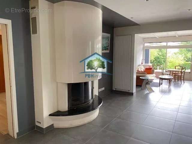 Commerce à FORGES-LES-EAUX