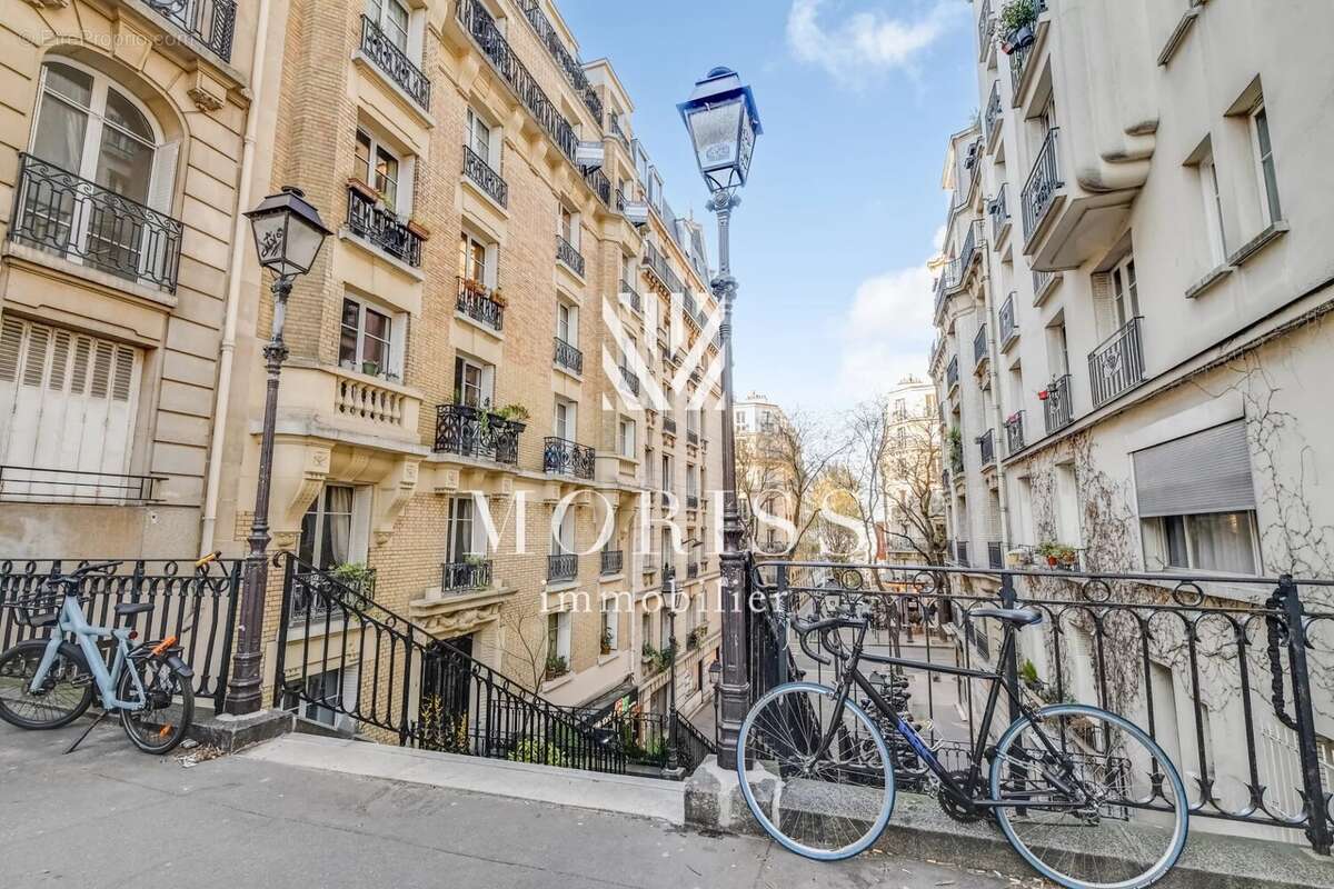 Appartement à PARIS-18E