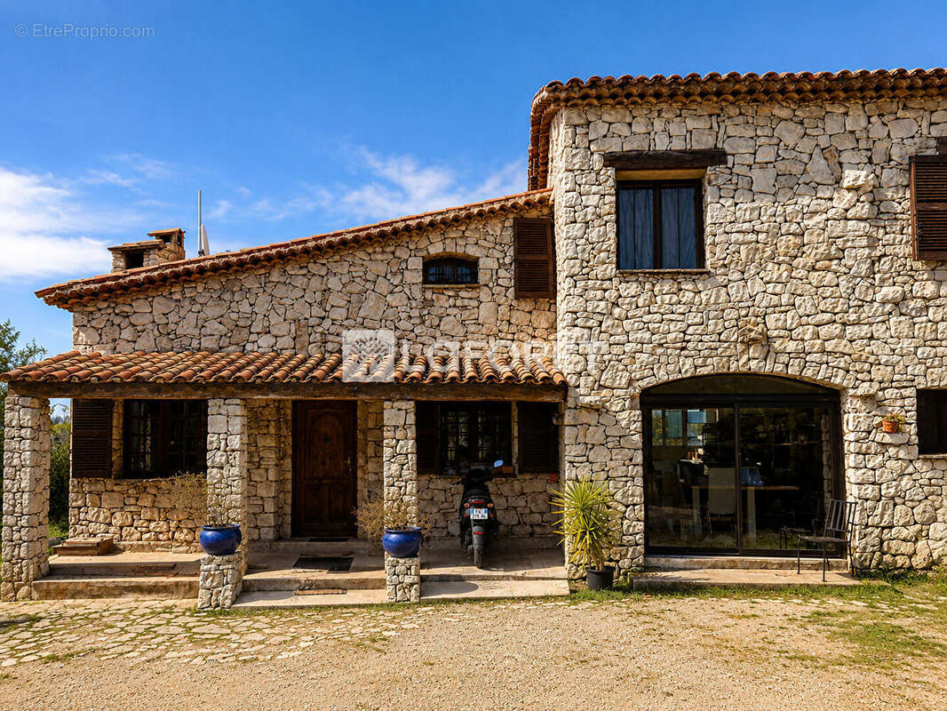 Maison à LE ROURET