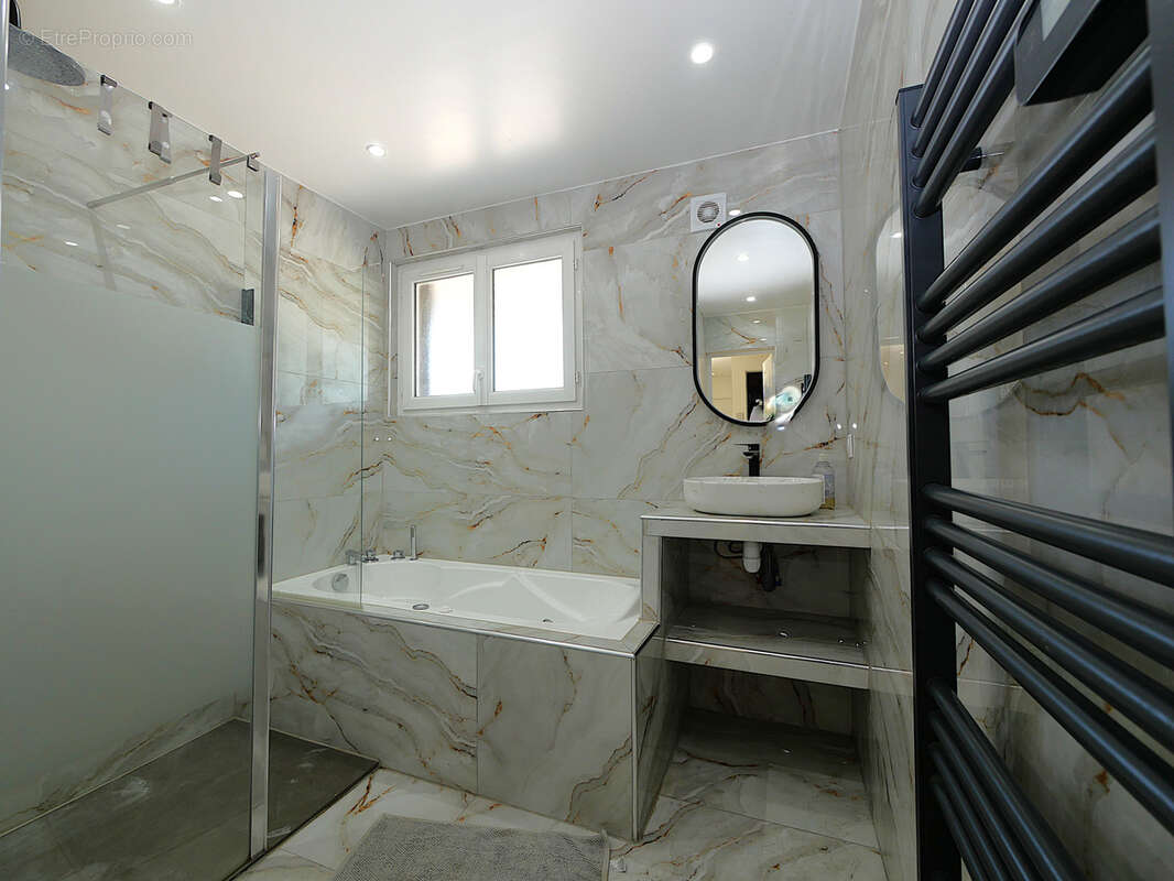 Maison à LE BLANC-MESNIL