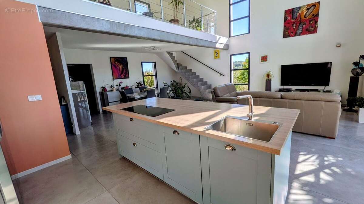Maison 175 m² à Escales  - photo 43