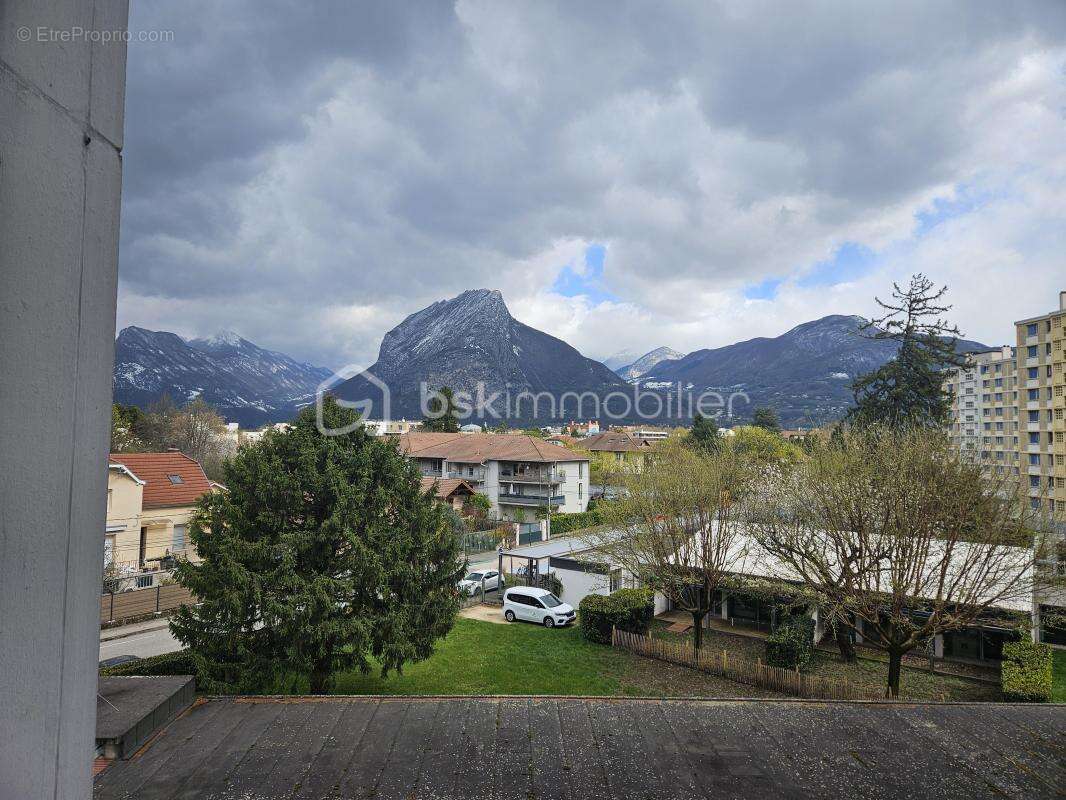 Appartement à FONTAINE