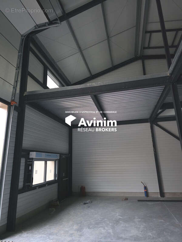 Commerce à CASTRIES