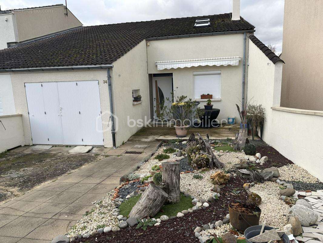 Maison à JAUNAY-CLAN