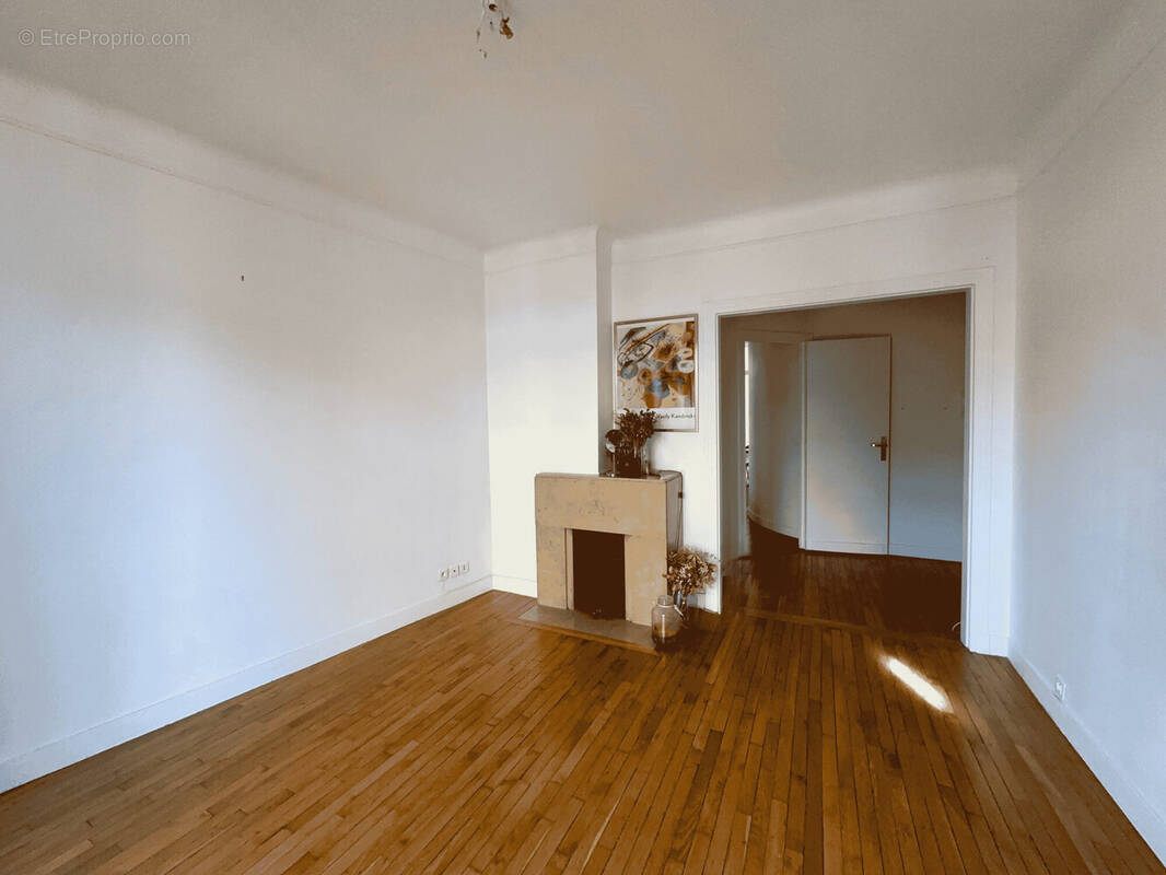 Appartement à PARIS-14E
