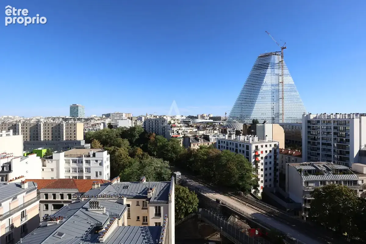 LOURMEL - Dernier étage, vue dégagée et balcon plein ciel. Parking - photo 13