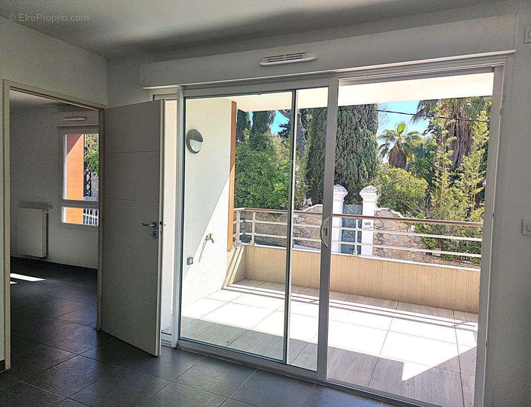 Appartement  2 pièce(s) 49 m2 Toulon Est - photo 9