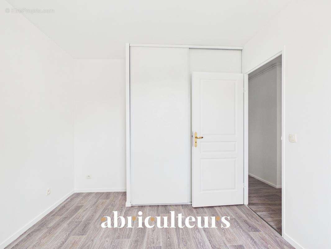 Appartement T3 de 73 m² exposé plein Sud avec vue sur le bassin et le pigeonnier – Résidence de standing à Survilliers - photo 13