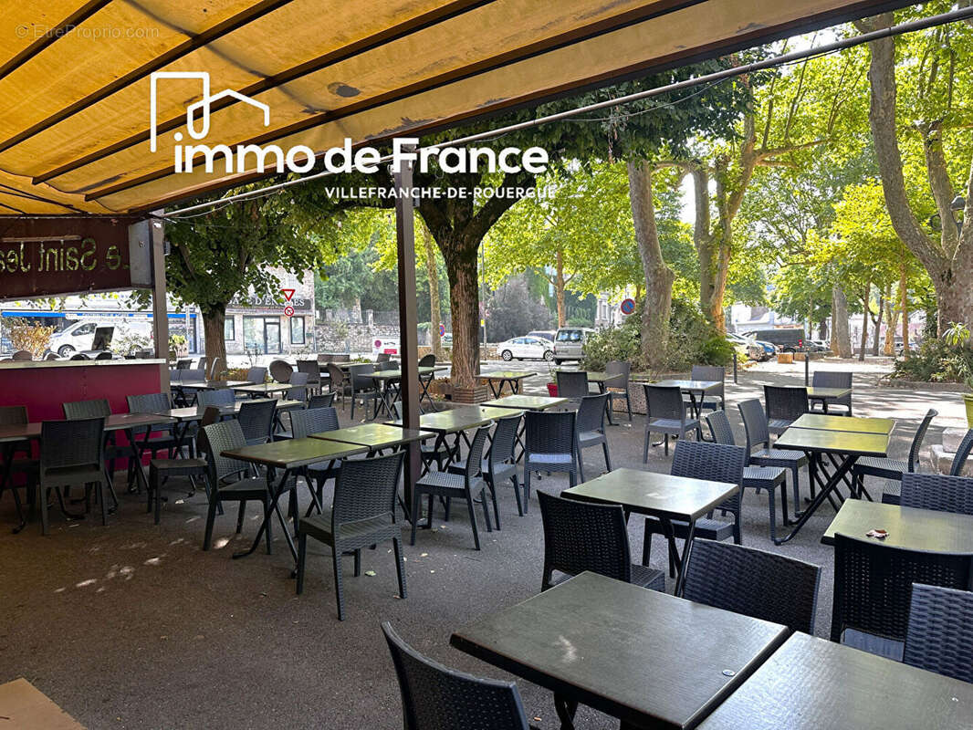 Immeuble 620 m² avec bar brasserie vendu avec licence IV,  cuisine, matériel et mobilier,, emplacement n°1 avec appartement de f - photo 11
