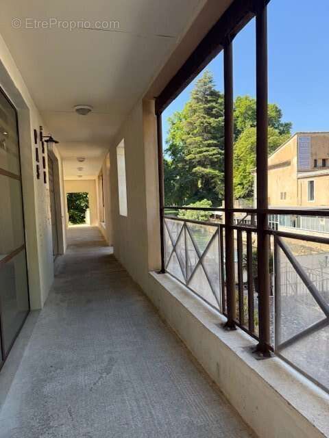 Commerce à FONTAINE-DE-VAUCLUSE