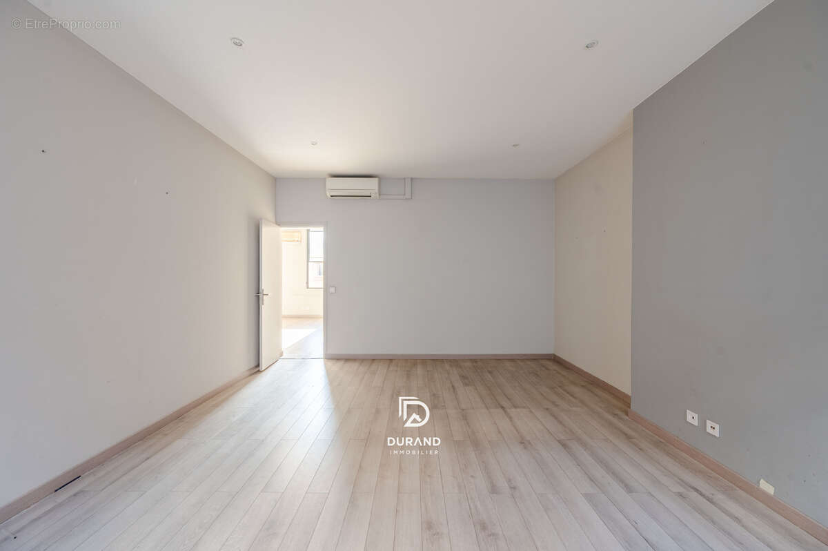 Appartement à MARSEILLE-6E