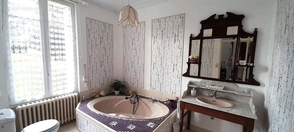 SDB - Maison à CONDAC