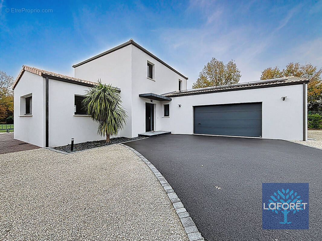 Maison à VENANSAULT