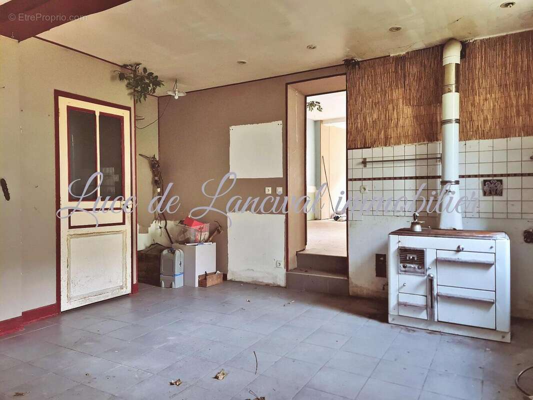 Photo 3 - Commerce à SAINT-GOBAIN