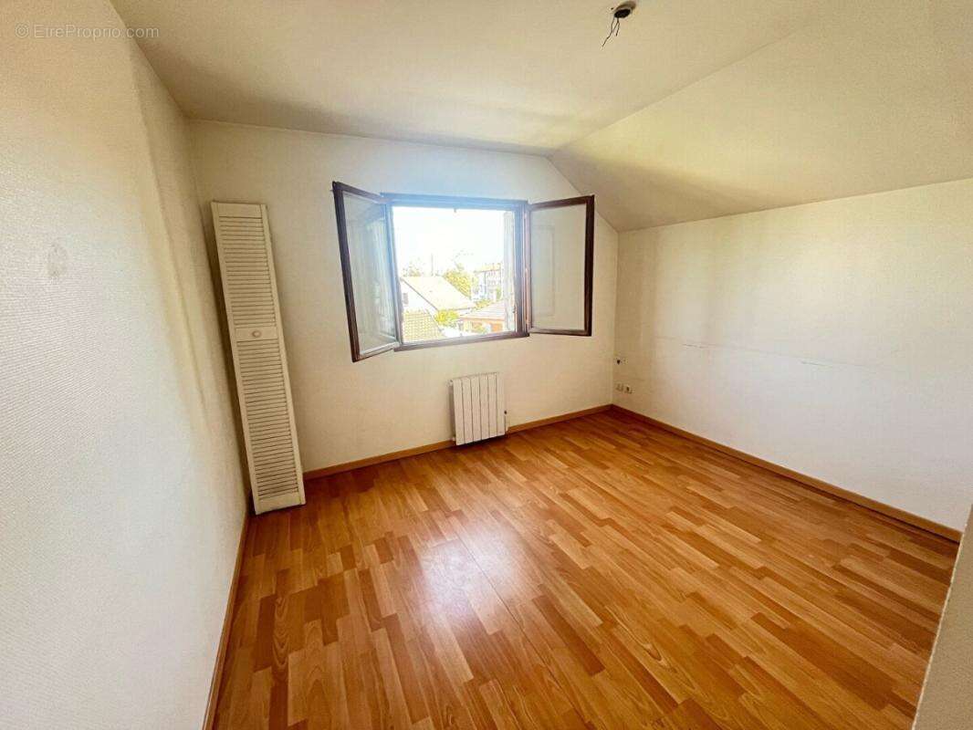 Maison à BONNEUIL-SUR-MARNE