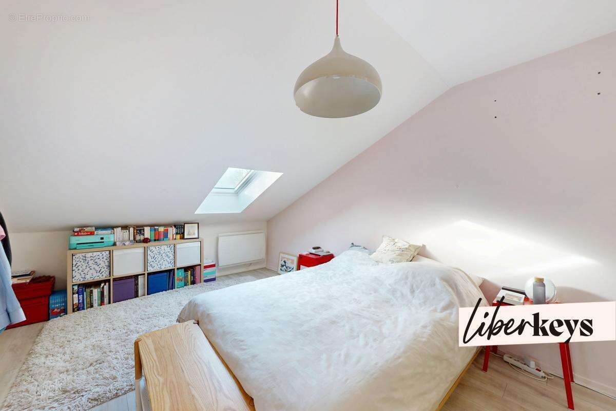 Appartement à LA GARENNE-COLOMBES