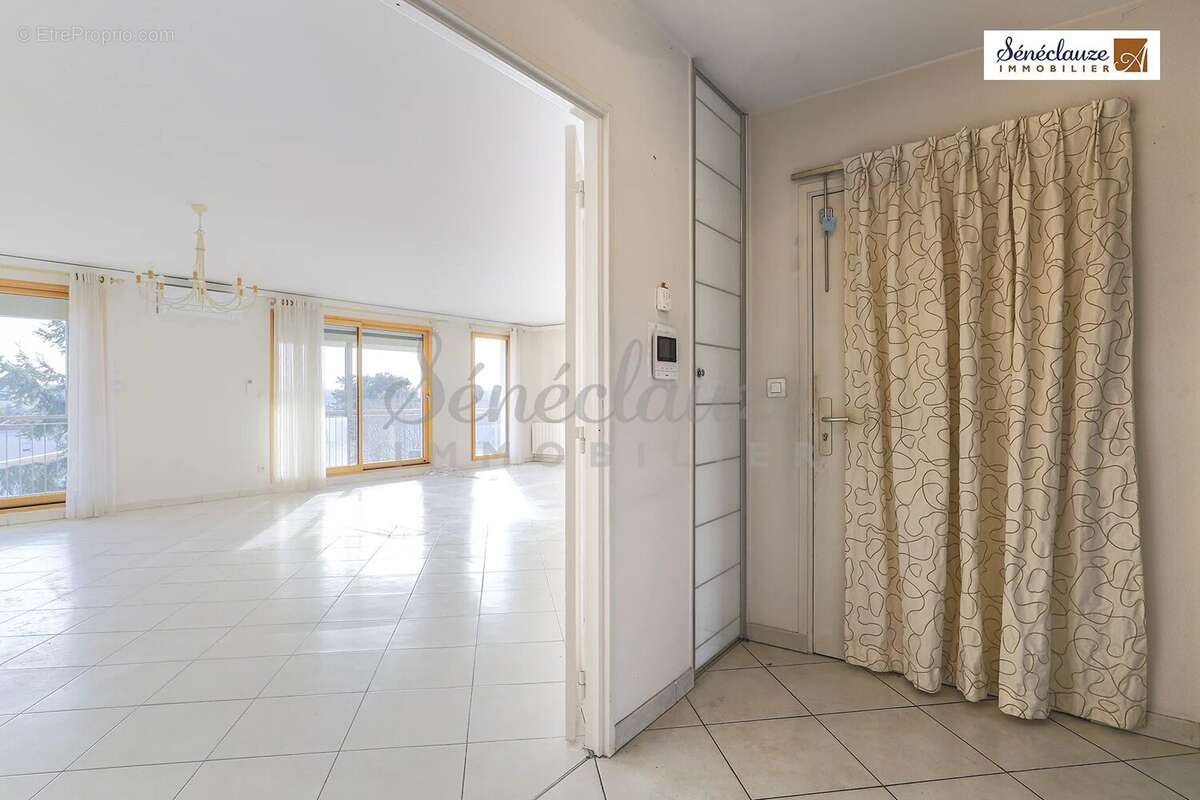 Appartement à SAINT-GENIS-LAVAL