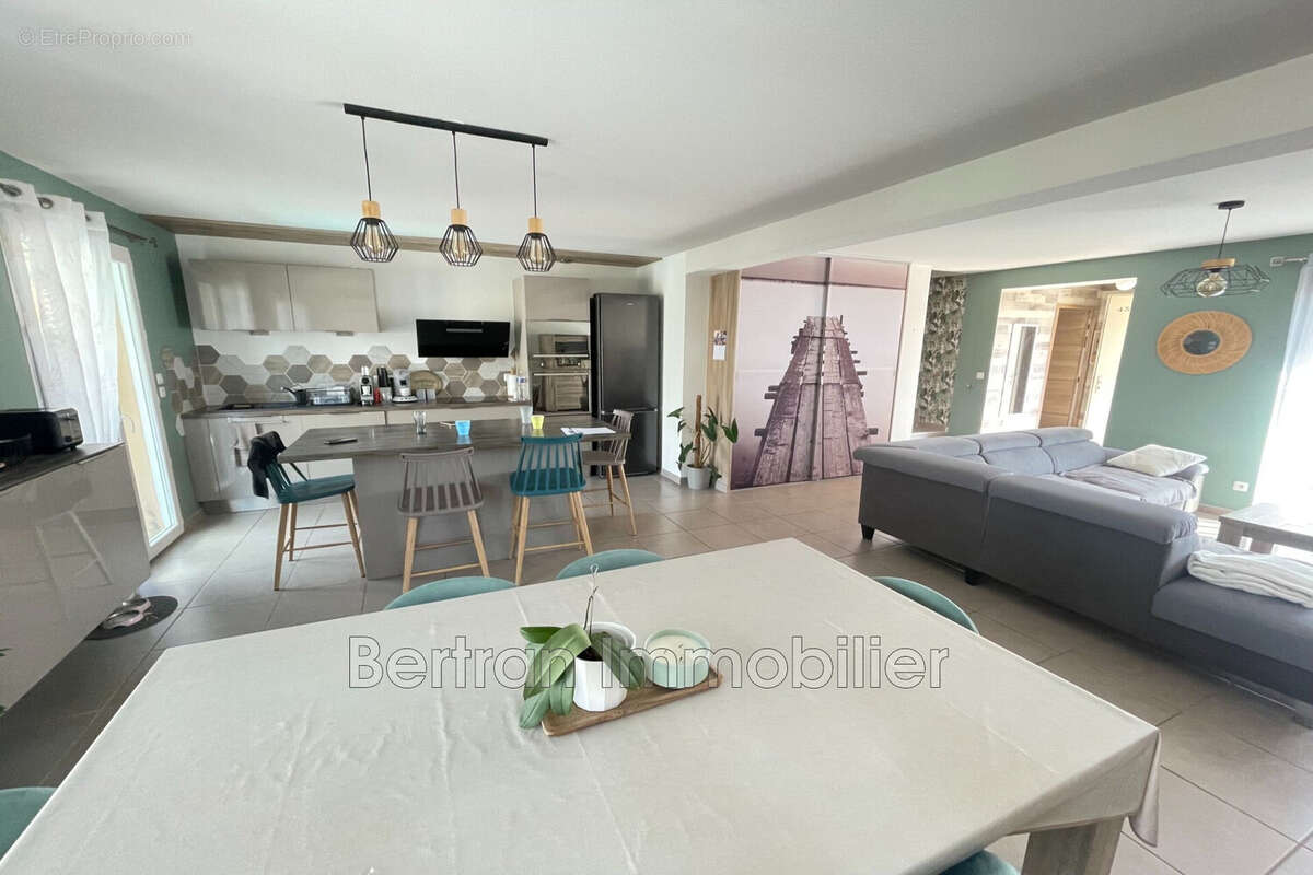 Maison 92 m² à Pia  - photo 3