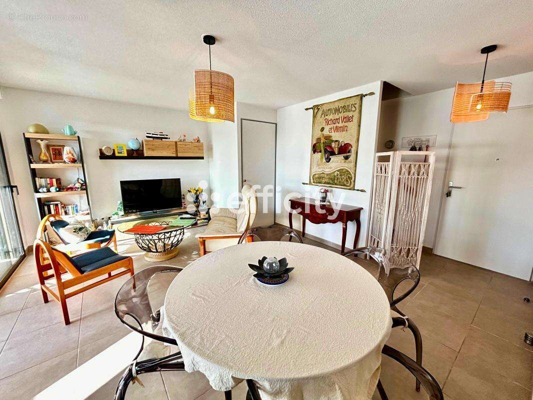 Appartement à MANDELIEU-LA-NAPOULE