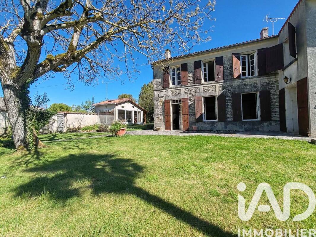 Photo 1 - Maison à BREUIL-LA-REORTE