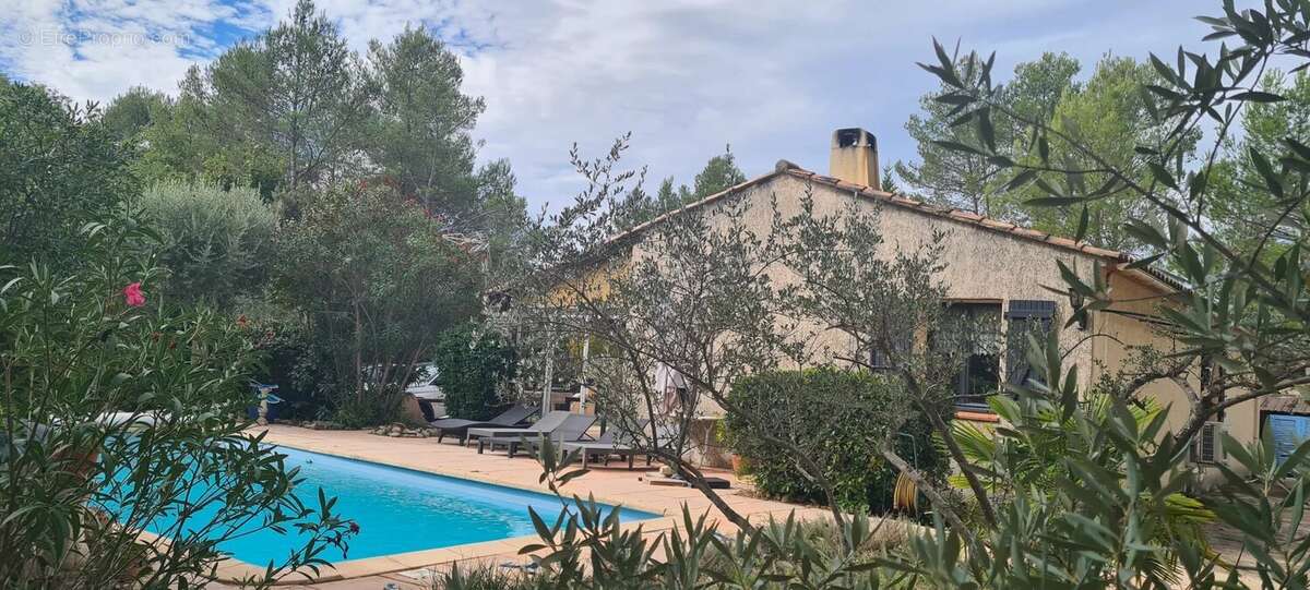 Maison à SAINTE-ANASTASIE-SUR-ISSOLE