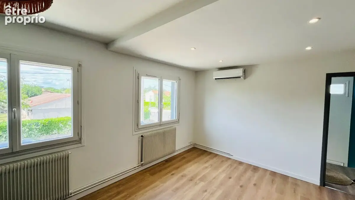 Appartement T4 rénové - Entre maison et appartement - Premier étage avec balcon & grand terrain privatif - photo 9