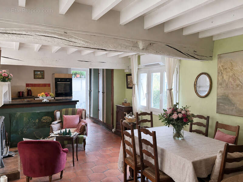 Maison à RIGNIEUX-LE-FRANC