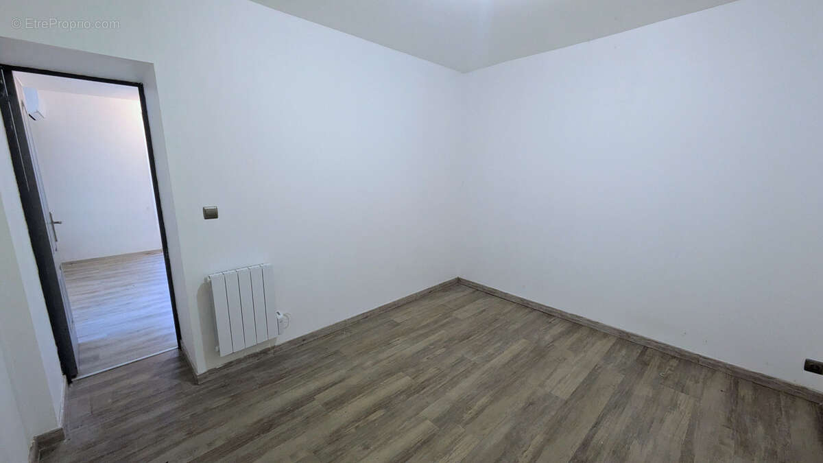 Maison à FLEURY-LA-VALLEE