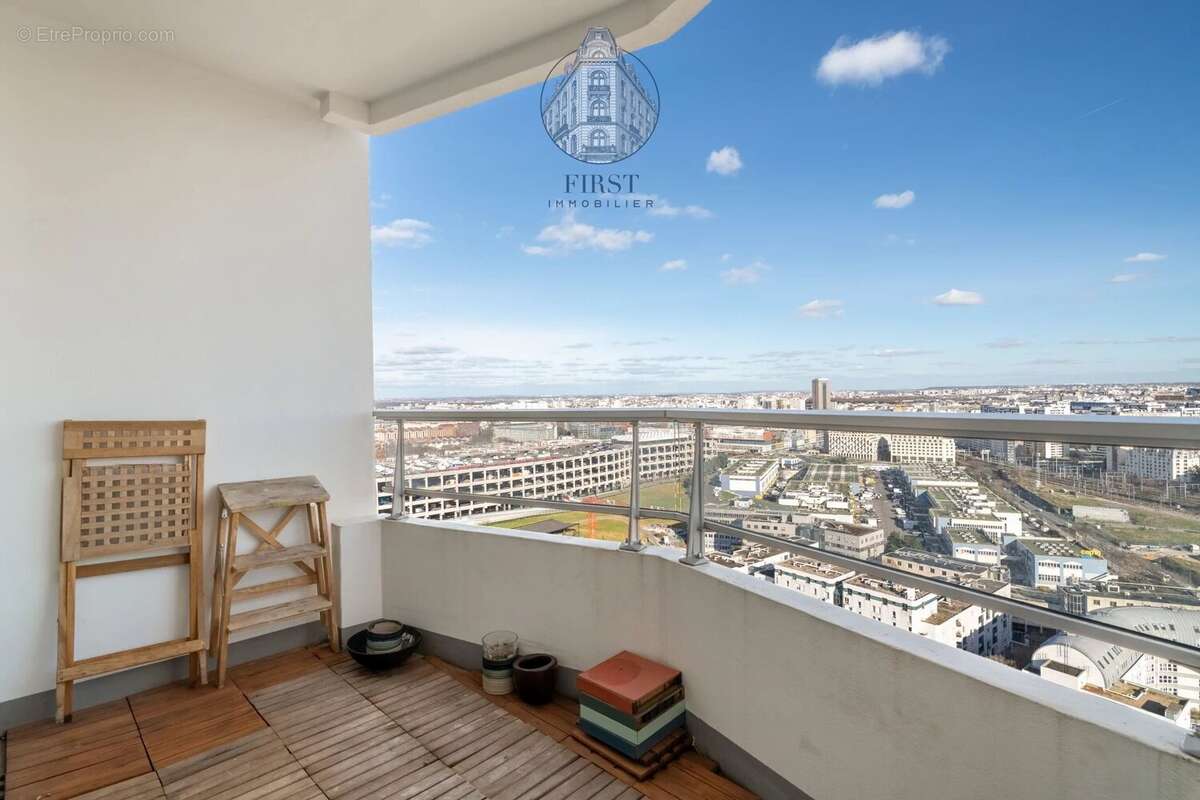 Appartement à PARIS-18E