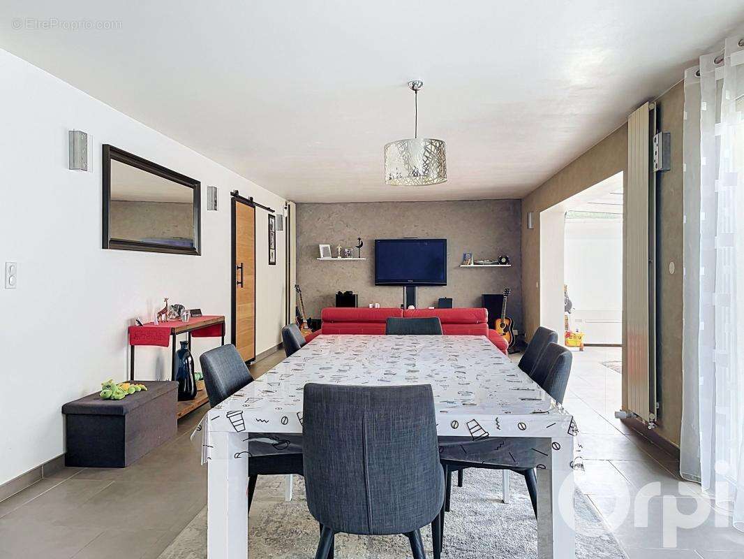 MAISON 7 pièces 147m2 à Longjumeau (Balizy) - photo 4