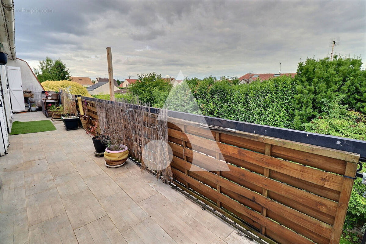 Appartement à MERY-SUR-OISE