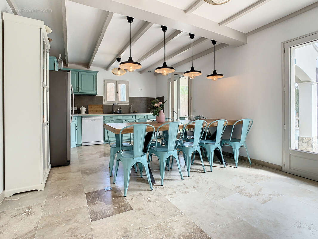 Maison à BAGNOLS-EN-FORET