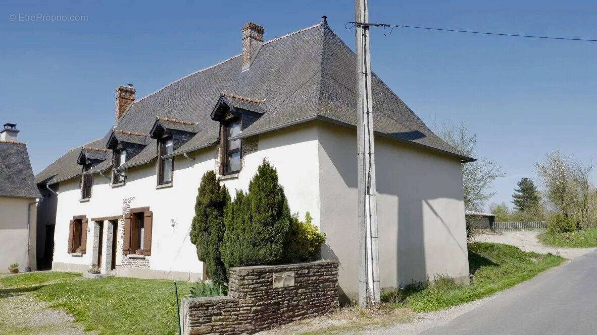 Maison à NOYAL-CHATILLON-SUR-SEICHE