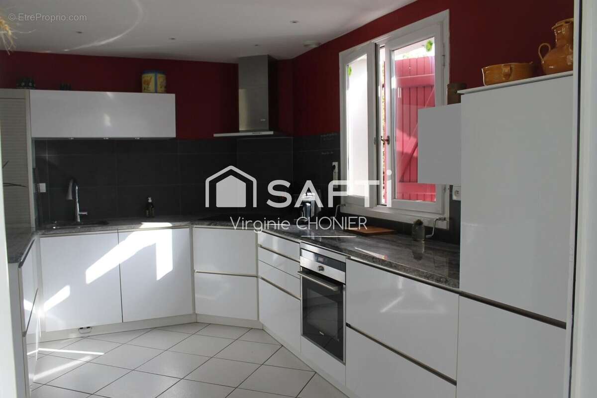 Photo 2 - Maison à SAINT-REMY-EN-ROLLAT