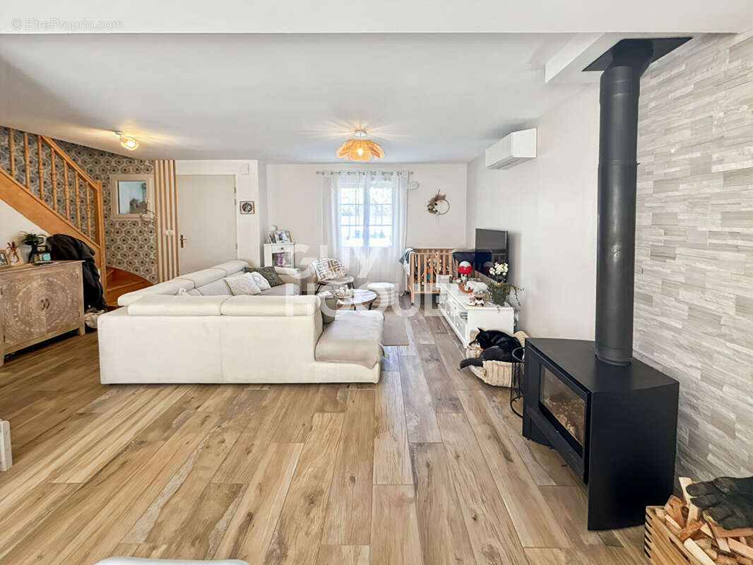 Maison à FONTENAY-TRESIGNY