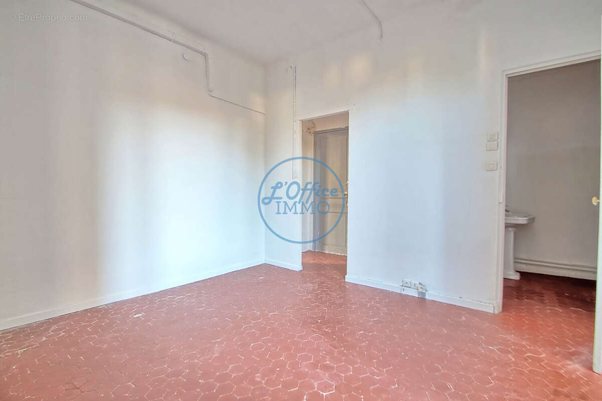 Appartement 40 m² à Toulon  - photo 9