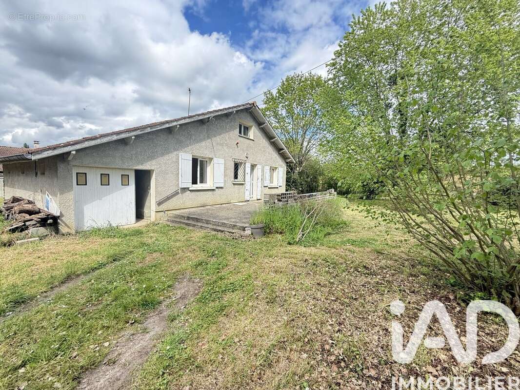 Photo 3 - Maison à MONTUSSAN